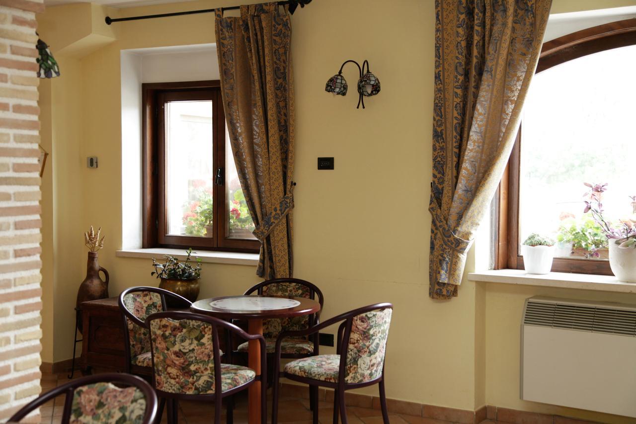 Hotel Il Ghiro Ovindoli Buitenkant foto