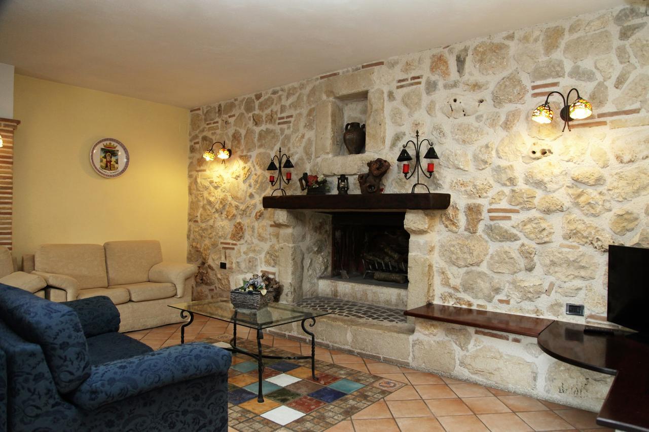 Hotel Il Ghiro Ovindoli Buitenkant foto